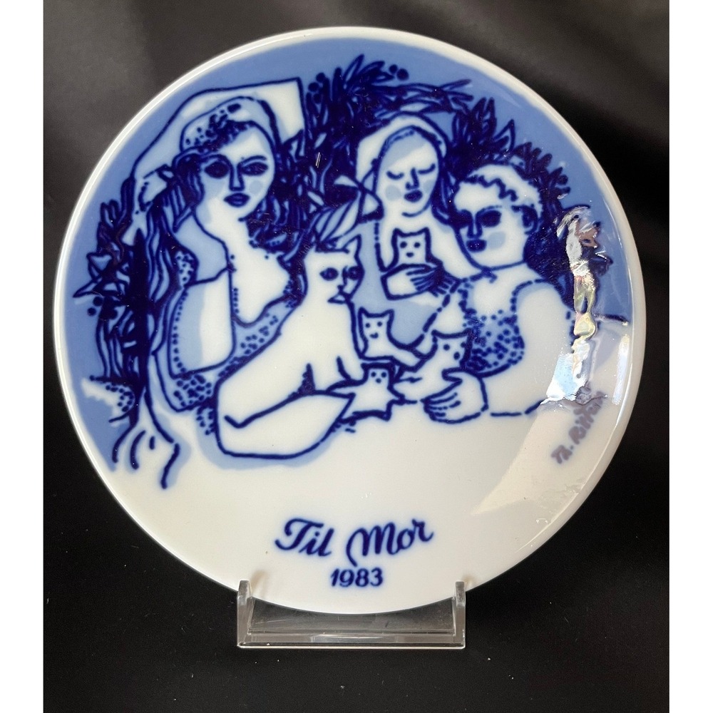 Porsgrund Norway 1983 Mother's Day Plate Mother and Kittens Kattemor T Ritter 5"